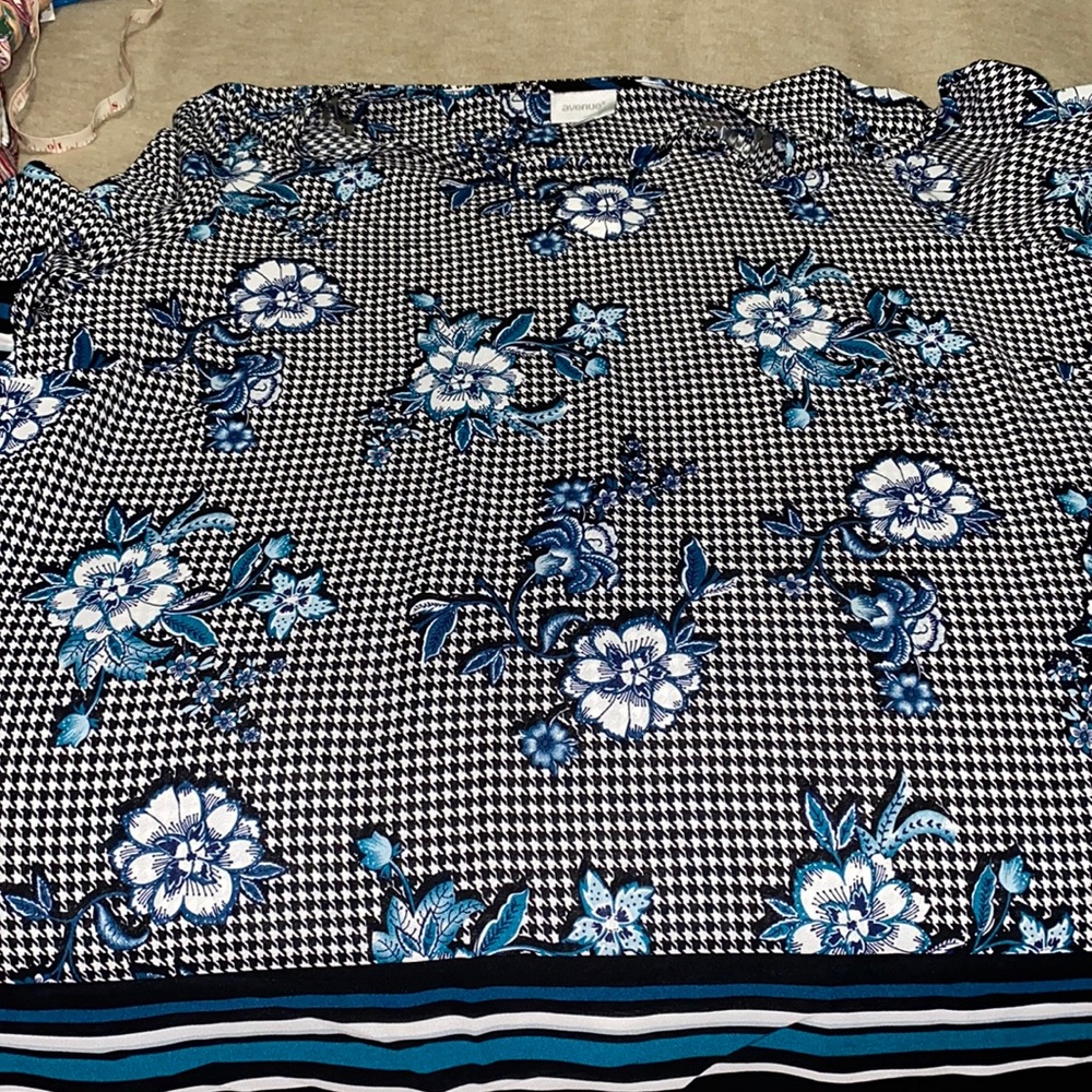 NWT Avenue 18/20 Top